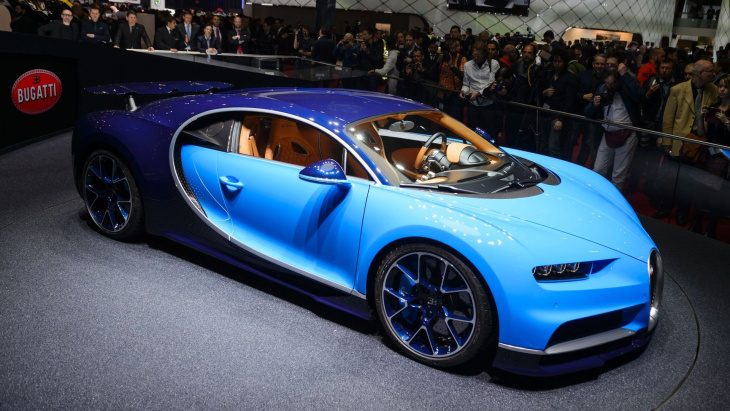 bugatti veyron: le foto della velocissima auto