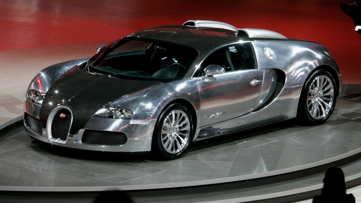 bugatti veyron: le foto della velocissima auto