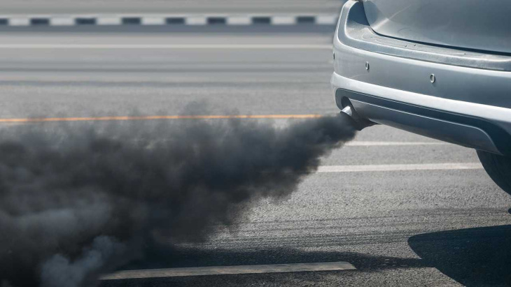 allarme diesel: in italia 2,6 milioni di auto con emissioni sospette
