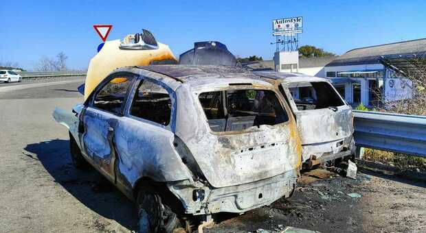 incidente stradale in tangenziale a lecce: sara muore a 32 anni nell'auto in fiamme