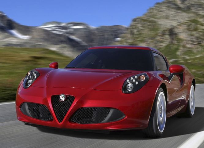 Alfa Romeo 4C, 10 anni della supercar del Biscione