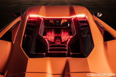 Lamborghini Revuelto tutto quello che c'è da sapere sulla nuova V12