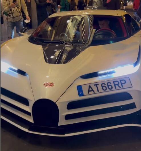 CR7 vende casa e gira con una Bugatti da 10 milioni