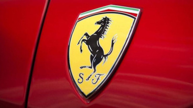 Ferrari: le prossime supercar avranno i display OLED di Samsung