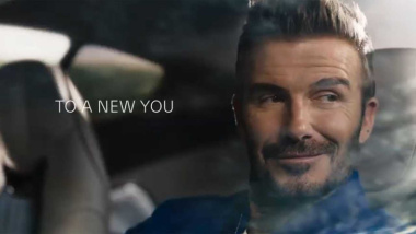 Guarda come David Beckham sfida sé stesso con una Maserati