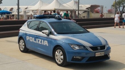 polizia, le auto più simboliche dall’alfa romeo alla lamborghini