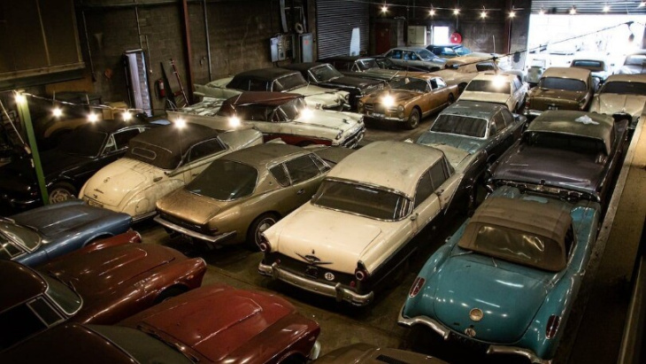 la collezione di 230 auto d'epoca