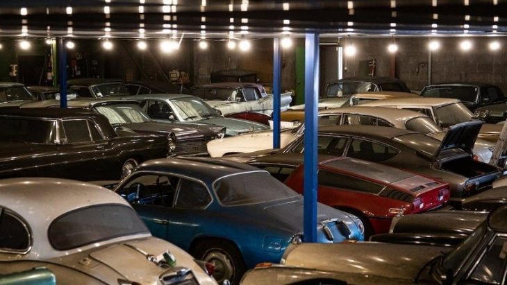 la collezione di 230 auto d'epoca