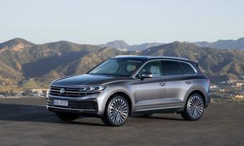 Volkswagen Touareg: tempo di restyling per il lussuoso SUV
