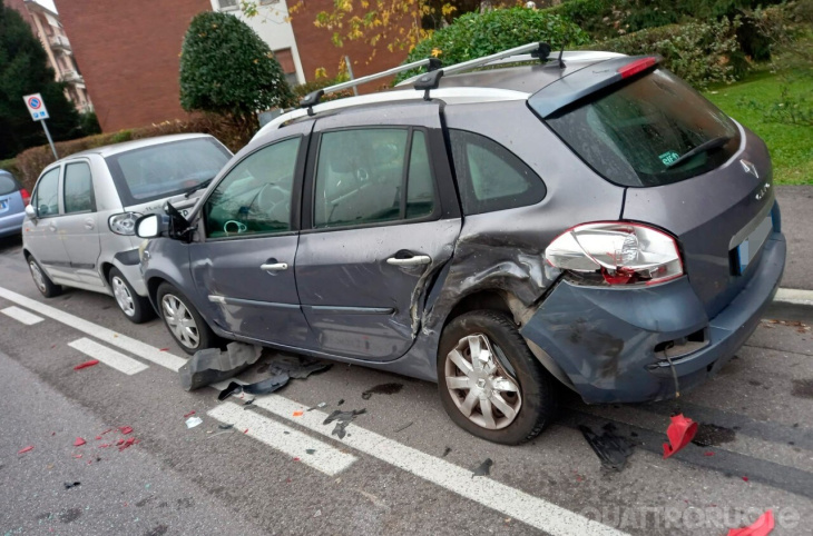 assicurazioni, nuovo quattroruote, assicurazioni: incidente senza colpa con una vecchia auto? demolizione obbligata. leggi di più su quattroruote di maggio 2023