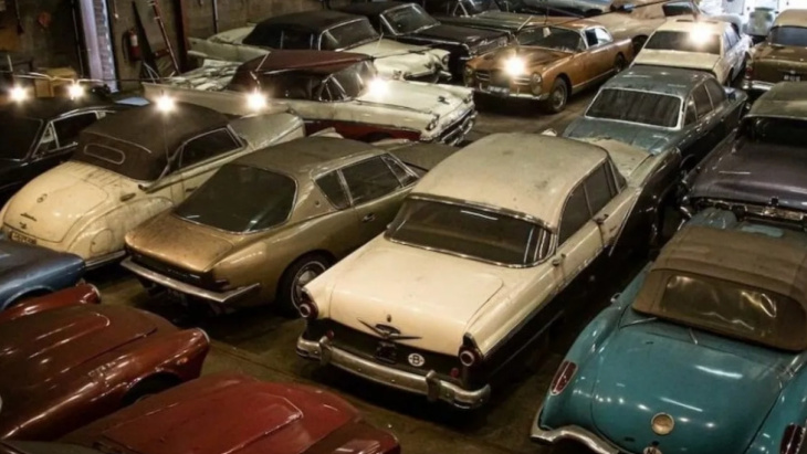clamoroso in olanda: nascoste 230 auto d'epoca, alcune conservate in una chiesa sconsacrata