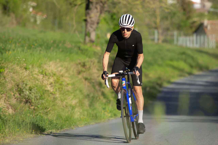 sixs: una nuova collezione chromo per appassionati di attività in bici
