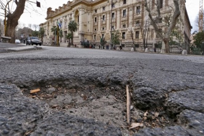 Roma, manutenzione stradale “senza precedenti”