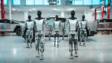Tesla Bot, nuovi passi avanti nello sviluppo del robot umanoide