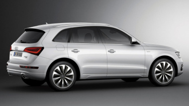 Audi Q5: come cambiare la lampadina della retromarcia