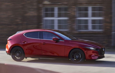 Mazda3 2024, ancora più sicura e connessa con rinnovata eleganza