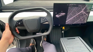 Tesla Cybertruck: nuovi dettagli su volante e interni