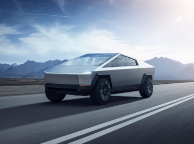 Tesla Cybertruck, nuove immagini degli interni del pickup elettrico