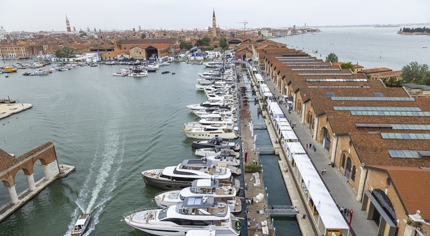 varata a venezia la prima barca a vela italiana interamente in alluminio