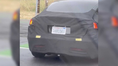 Nuove foto spia rivelano il posteriore della Tesla Model 3 restyling