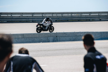 Triumph Motorcycles e Iván Cervantes conquistano un nuovo Guinness World Records [FOTO e VIDEO]