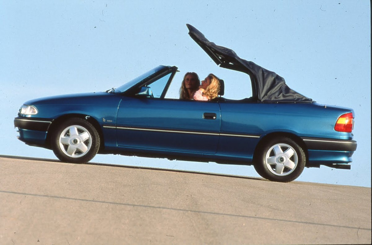 Opel Astra Cabrio, trentenne a cielo aperto