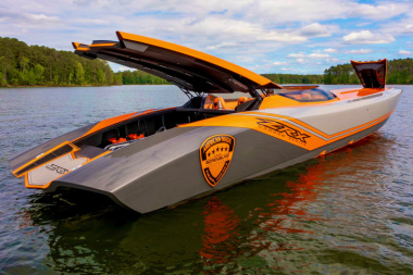 Adrenaline ZRX47: una supercar da 2.700 CV sull’acqua [VIDEO]