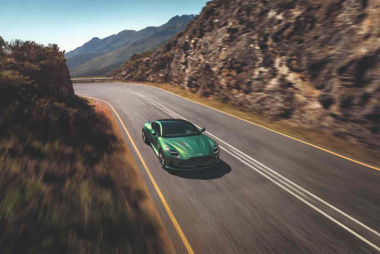 Aston Martin DB12, la super GranTurismo rimane fedele al motore V8