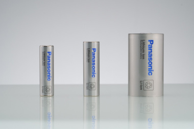 Mazda sceglie Panasonic per la fornitura di batterie per le auto elettriche