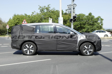 Hyundai Ioniq 7: test in Germania per il nuovo SUV elettrico [FOTO SPIA]