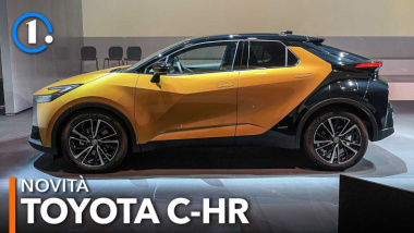 Nuova Toyota C-HR, l'ibrida full diventa anche plug-in