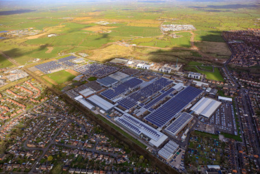 Dieci anni di pannelli solari per Bentley a Crewe