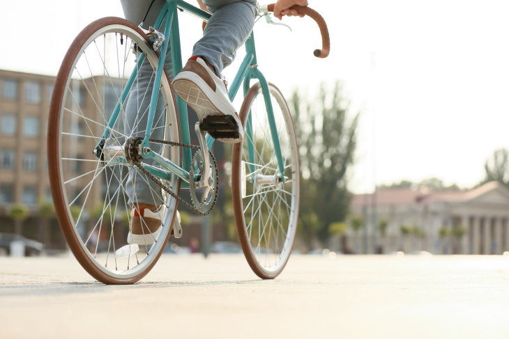 andare in bici in modo sicuro: cosa non dimenticare?