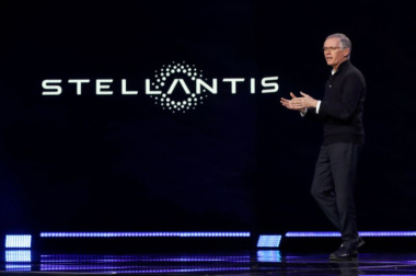 Stellantis, Ceo esclude trasferimento produzione di Peugeot e-208 in Francia