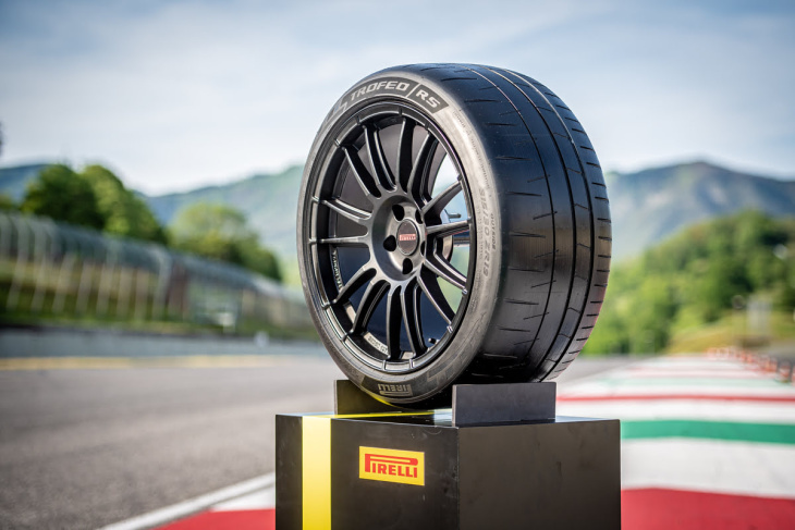 Pirelli P Zero Trofeo RS, per una guida più sportiva