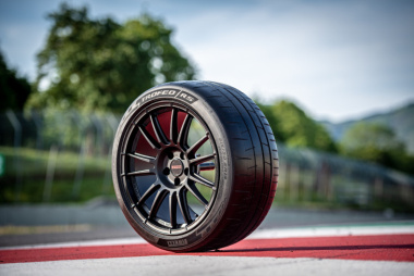 Pirelli P Zero Trofeo RS, nasce il nuovo pneumatico per le supercar