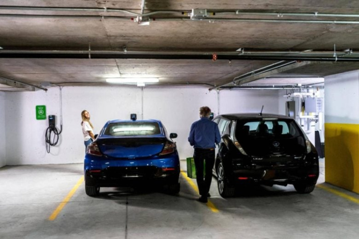 auto danneggiata in parcheggio condominiale: come comportarsi