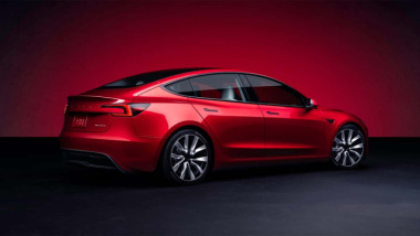 Il giro di boa della Tesla Model 3: storia della berlina che si rinnova [video]