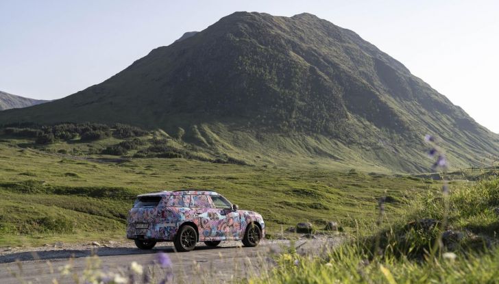 mini countryman 2024: il nuovo crossover visita le highlands della scozia