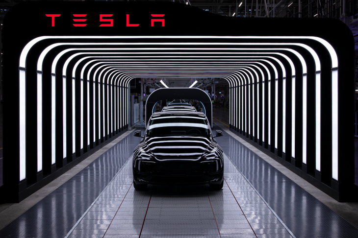 Tesla, la Gigafactory tedesca rallenta la produzione