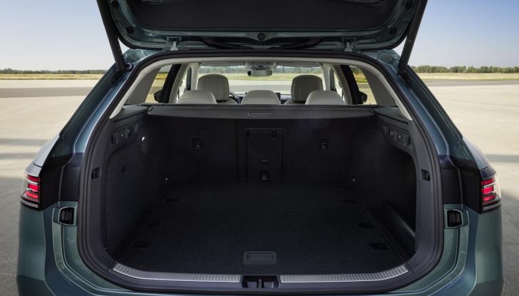 ibride,, volkswagen passat 2024: debutta la nuova generazione solo come station wagon