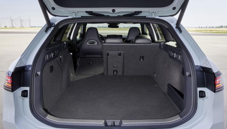 ibride,, volkswagen passat 2024: debutta la nuova generazione solo come station wagon