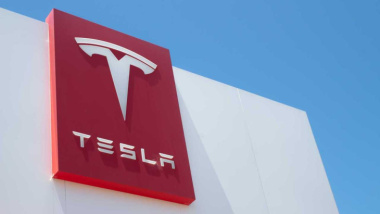 La nuova Tesla Model 3 scalda i motori, ma non i mercati
