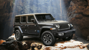 Jeep Wrangler 4xe restyling, non solo Uconnect evoluto nel 2024