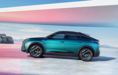 Peugeot e-3008 2024: tutte le caratteristiche del nuovo SUV elettrico del Leone [FOTO e VIDEO]