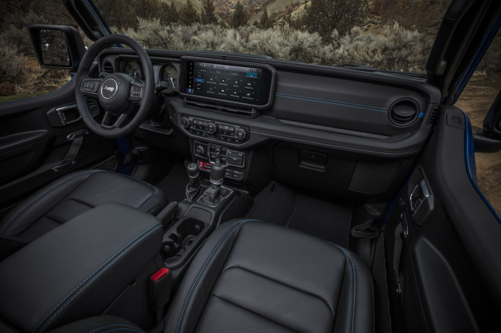 android, jeep wrangler 2024, nuovo look per il frontale e migliora comfort e sicurezza. versione 4xe diventa modello centrale