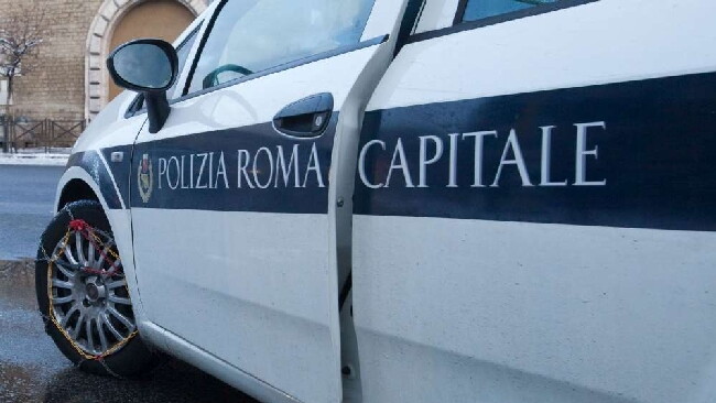 roma, tredicenne ucciso da un'auto pirata mentre attraversava la strada