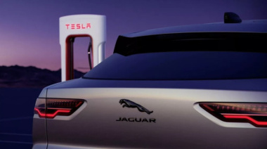 Jaguar adotta lo standard di ricarica di Tesla per il Nord America