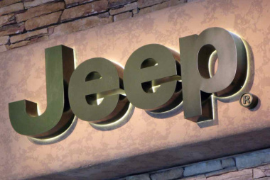 Jeep, il nuovo Suv elettrico avrà un’autonomia infinita: svolta green, lo ricaricherete pochissime volte