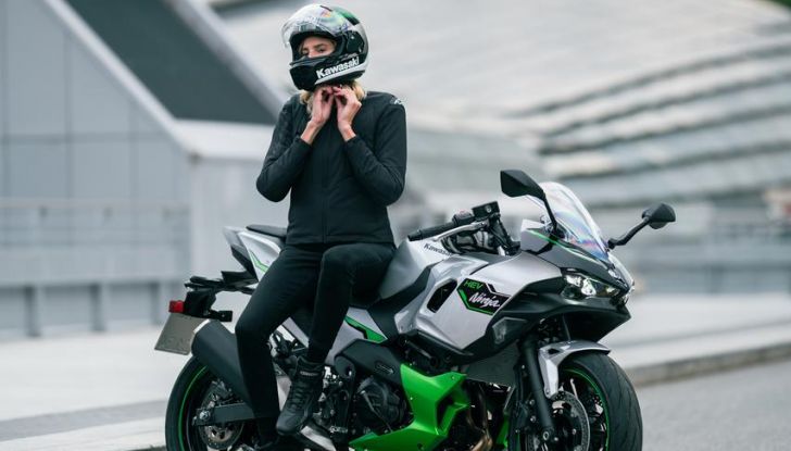 ibride,, kawasaki ninja 7 hybrid: debutta ufficialmente la prima moto ibrida al mondo